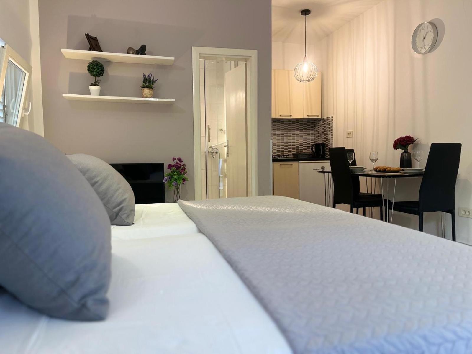 מליני Apartments Versus מראה חיצוני תמונה